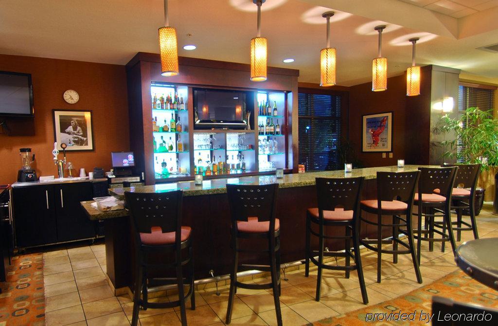 格林贝体育场假日酒店 外观 照片